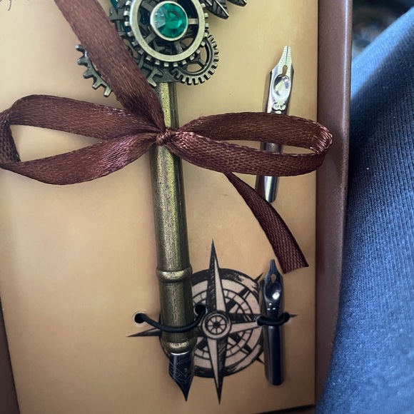 Pen - Picture 6 of 6